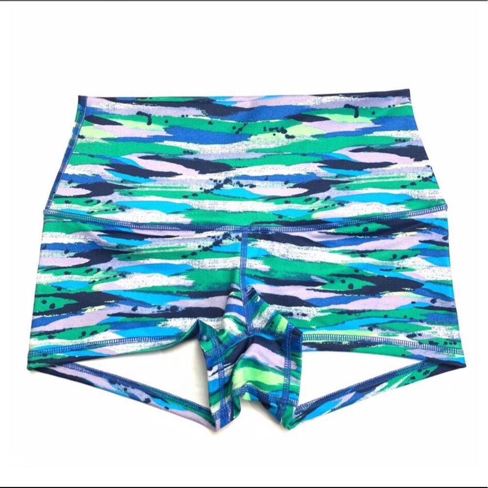 Lululemon Seven Wonders Boogie Short Sz 6